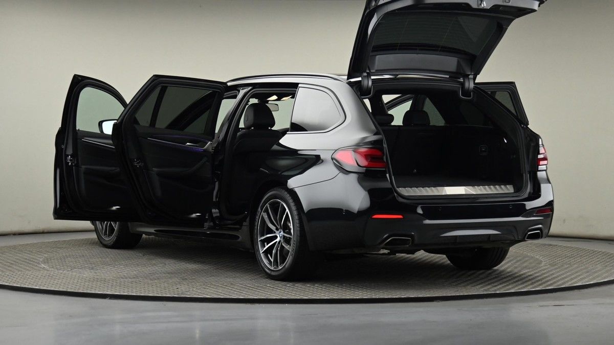 BMW 5 Series Image 29