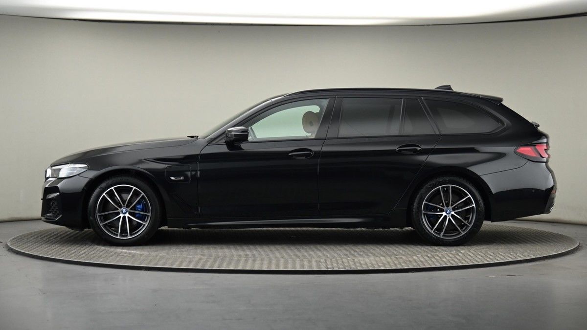 BMW 5 Series Image 23