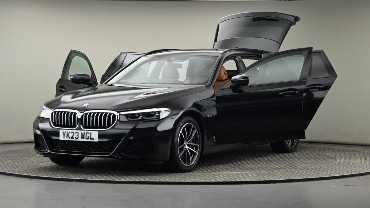 BMW 5 Series Image 28