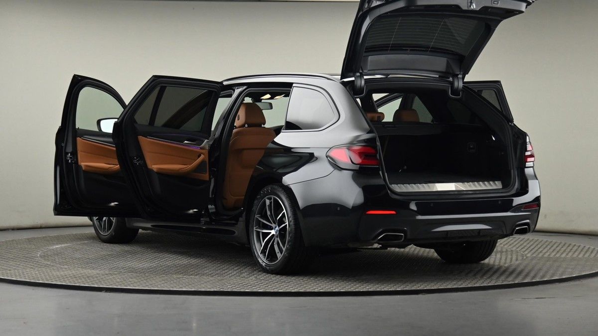 BMW 5 Series Image 29