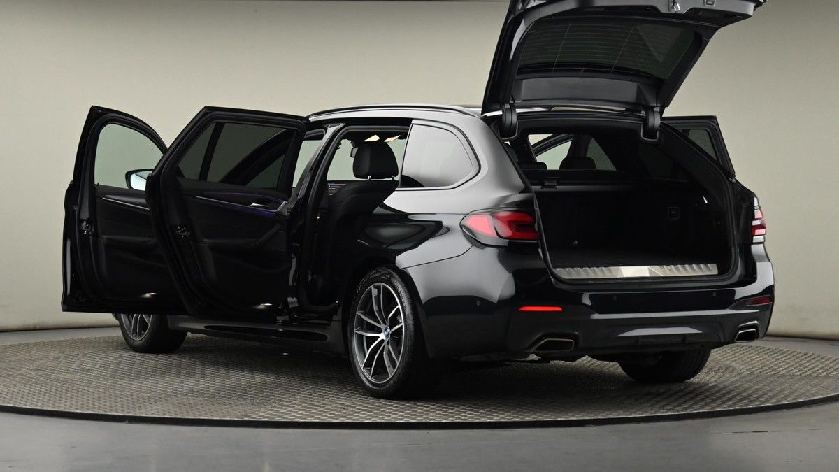BMW 5 Series Image 29