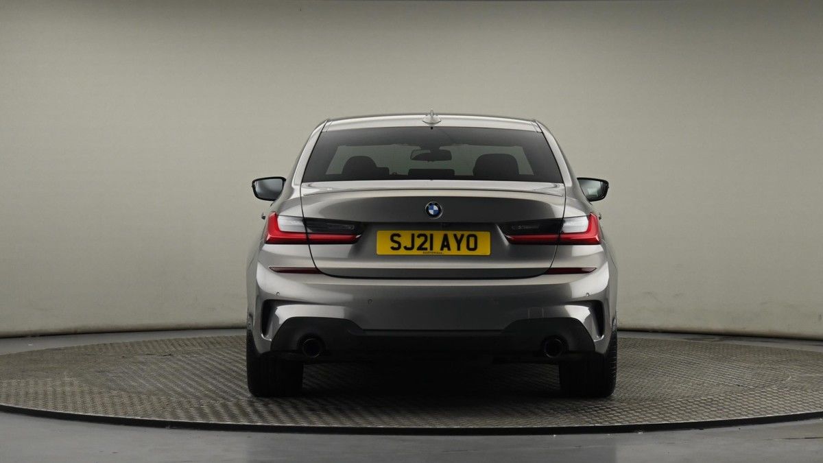 BMW 3 Series Image 24