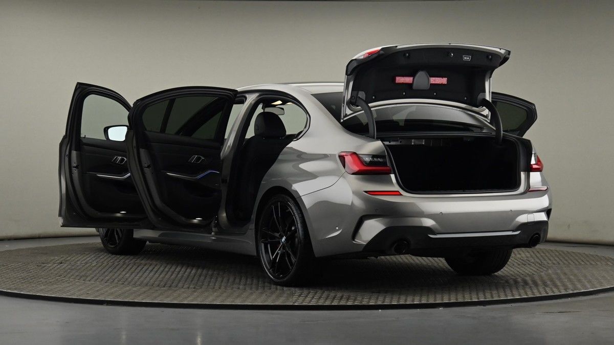 BMW 3 Series Image 28