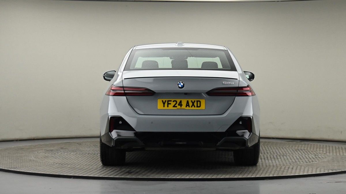 BMW 5 Series Image 24