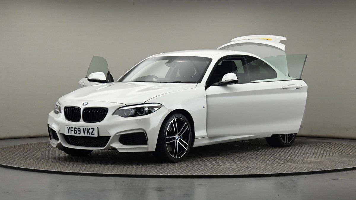 BMW 2 Series Image 27