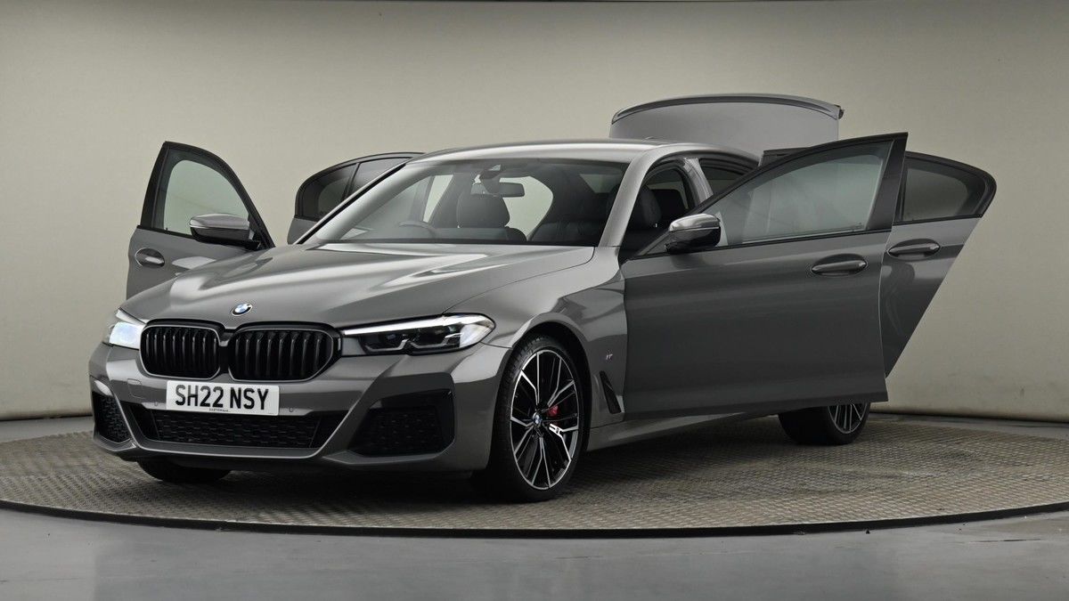 BMW 5 Series Image 27