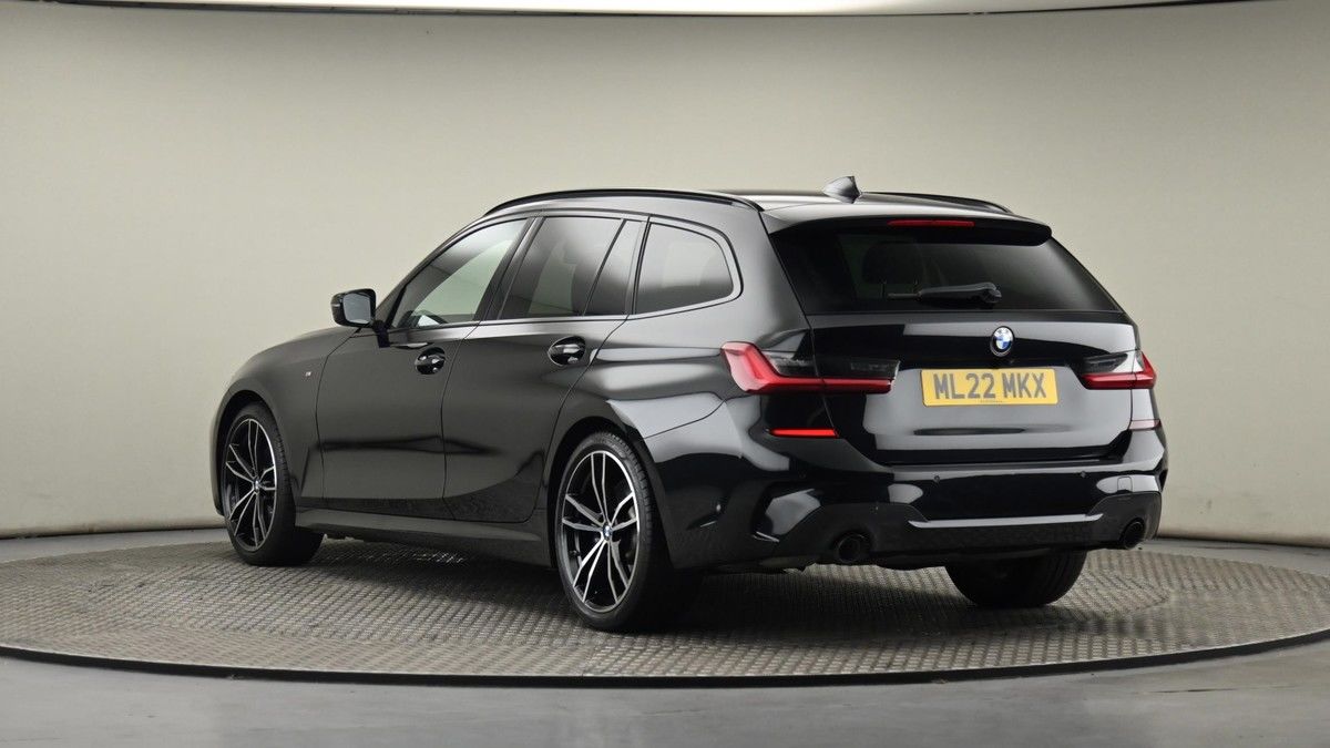 BMW 3 Series Image 24