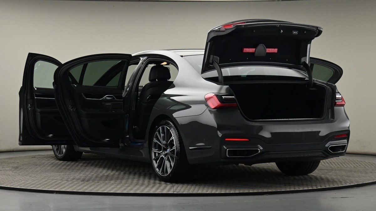 BMW 7 Series Image 29