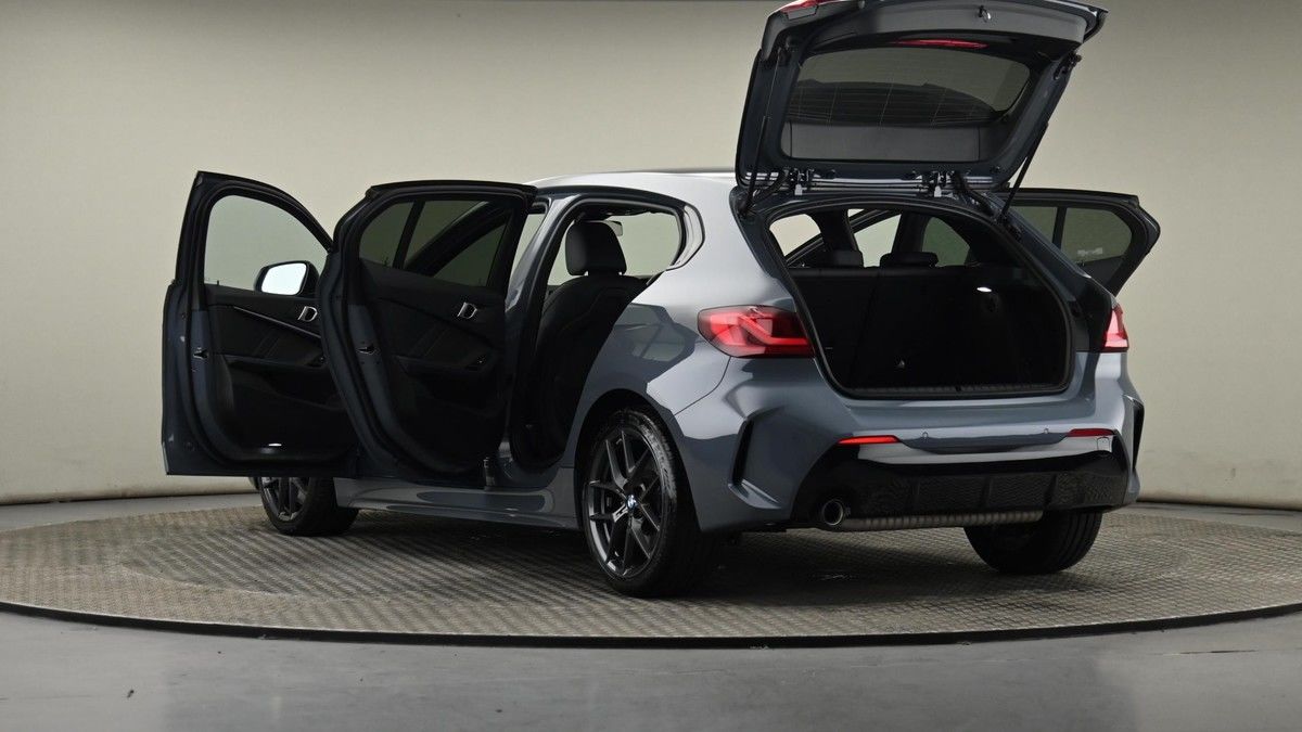 BMW 1 Series Image 28