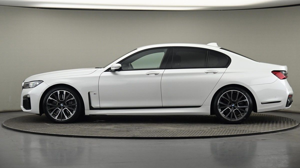 BMW 7 Series Image 23