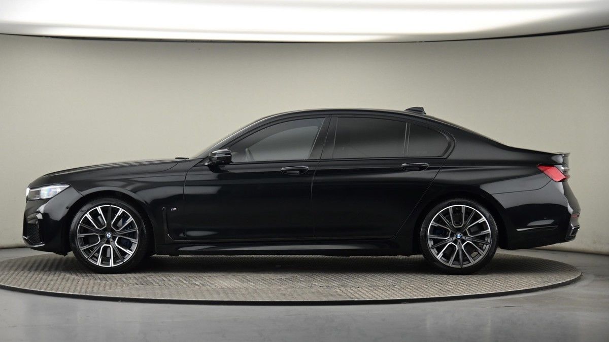 BMW 7 Series Image 23