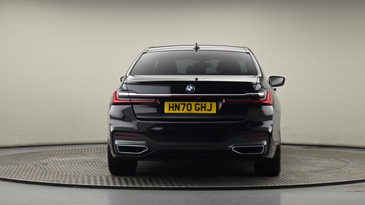 BMW 7 Series Image 25