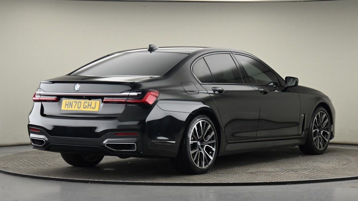 BMW 7 Series Image 26