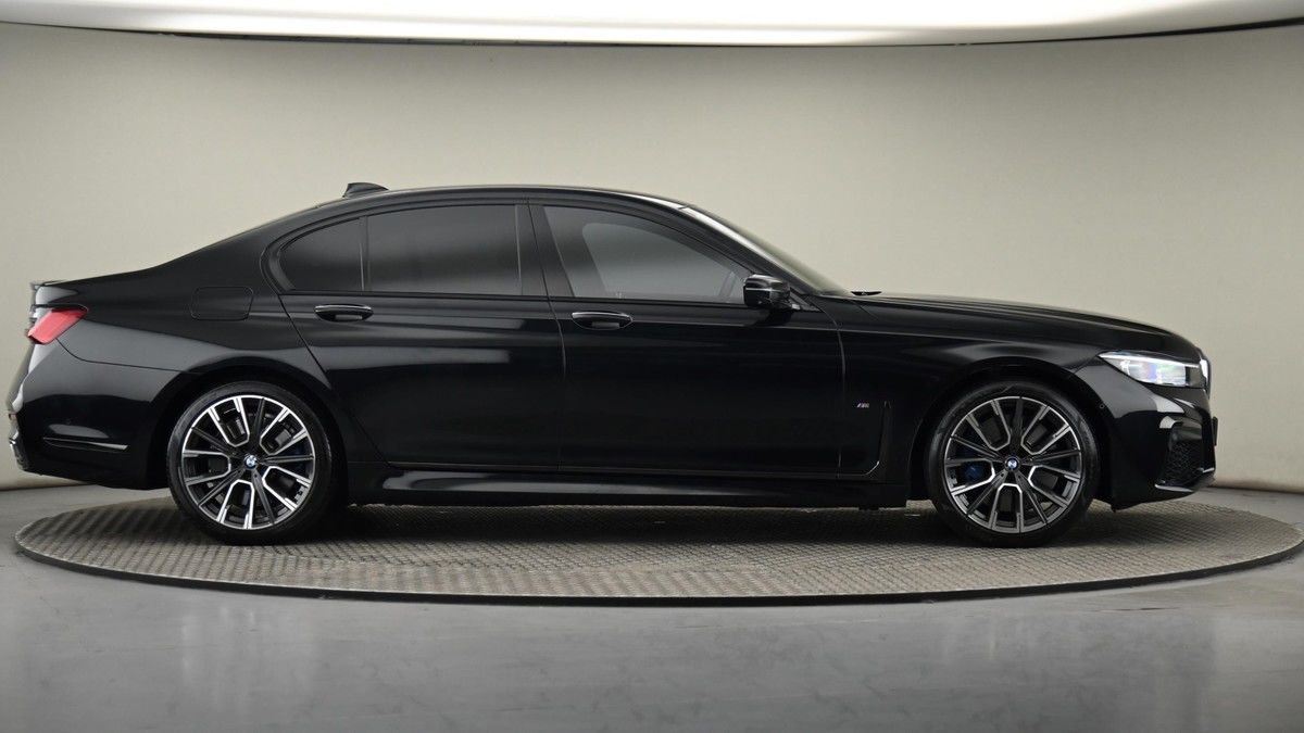 BMW 7 Series Image 27