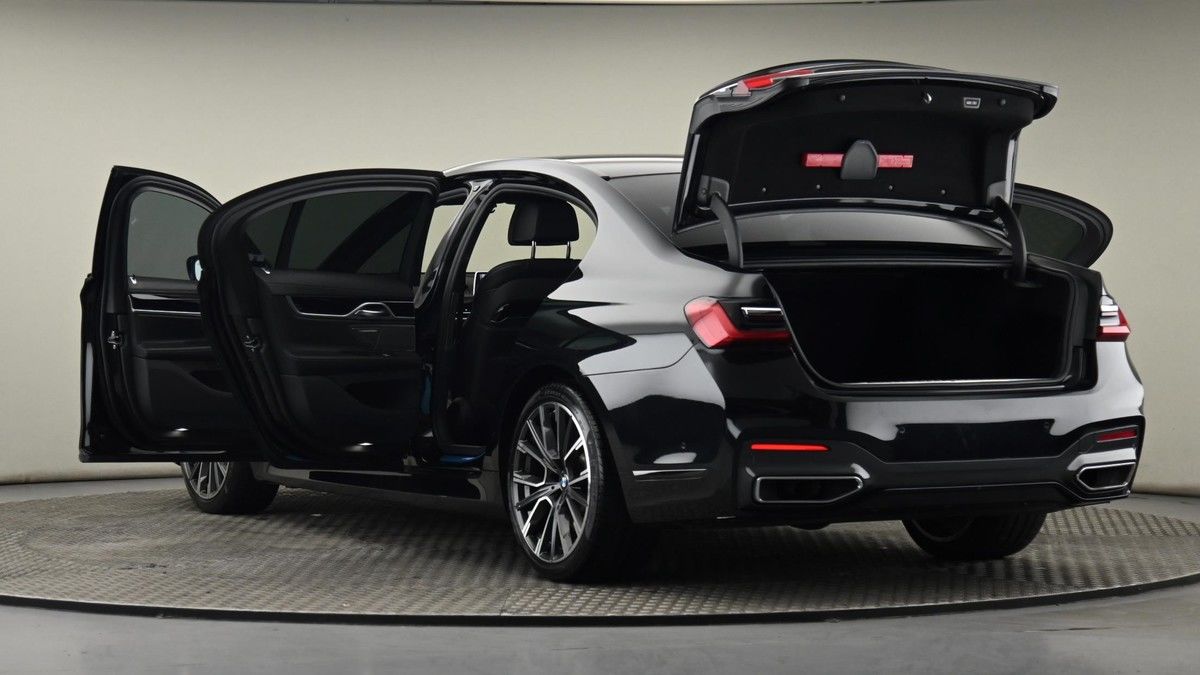 BMW 7 Series Image 29