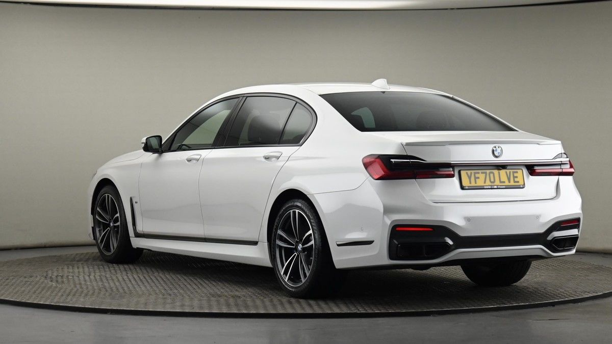 BMW 7 Series Image 24