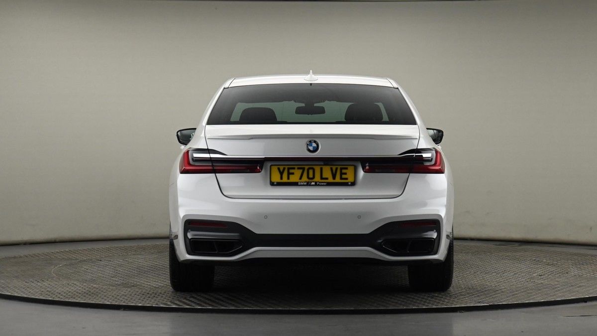 BMW 7 Series Image 25