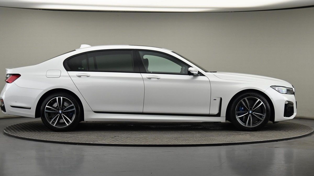 BMW 7 Series Image 27