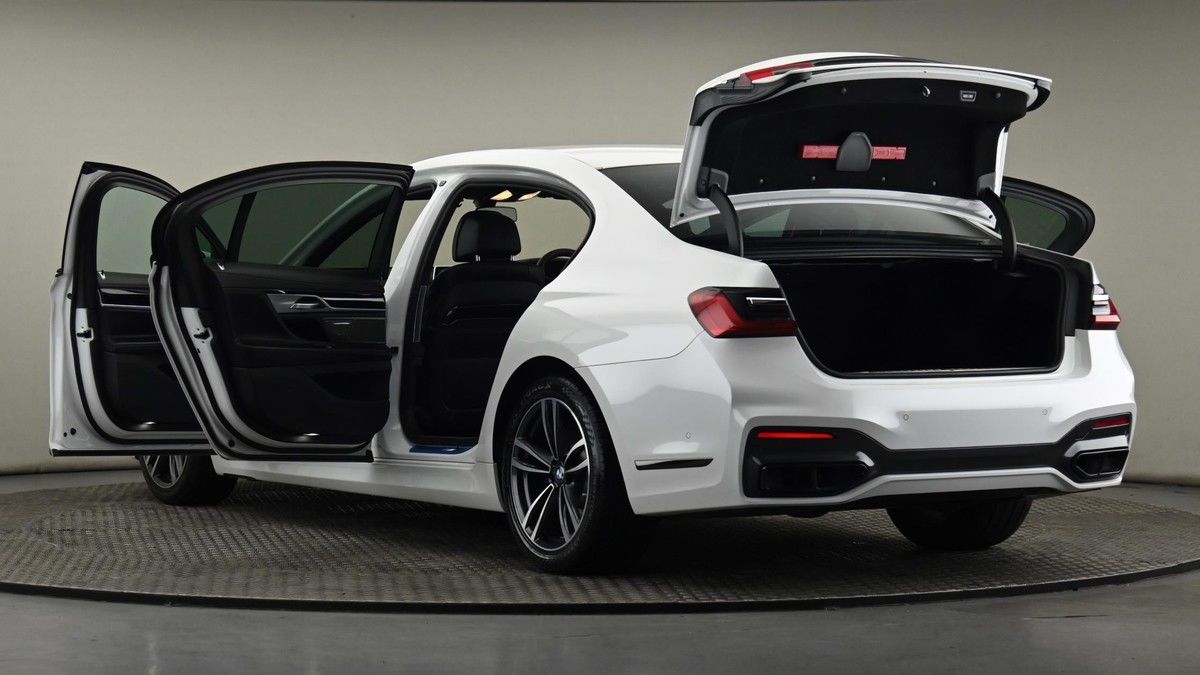 BMW 7 Series Image 29