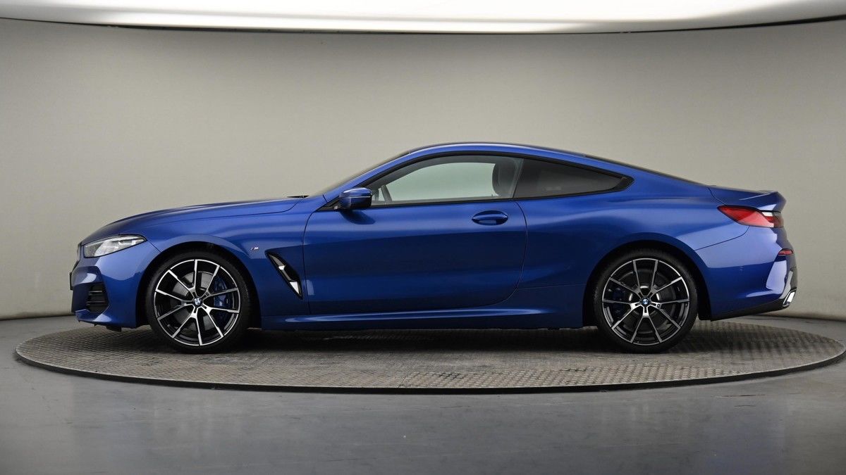 BMW 8 Series Image 23