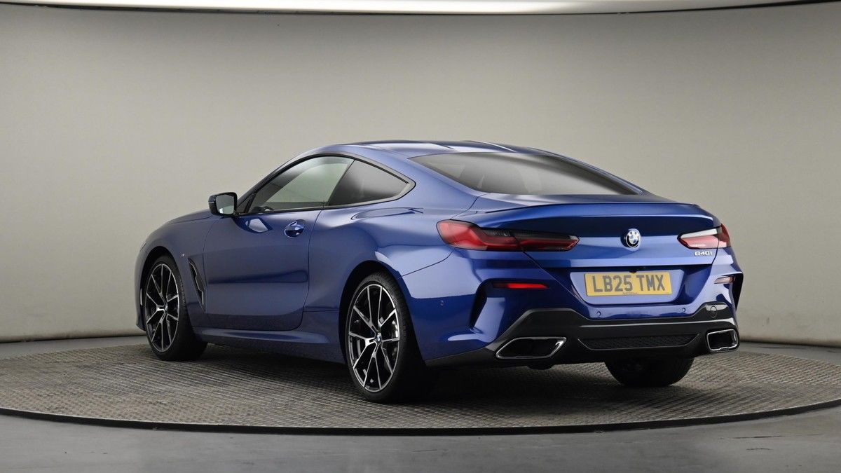 BMW 8 Series Image 24