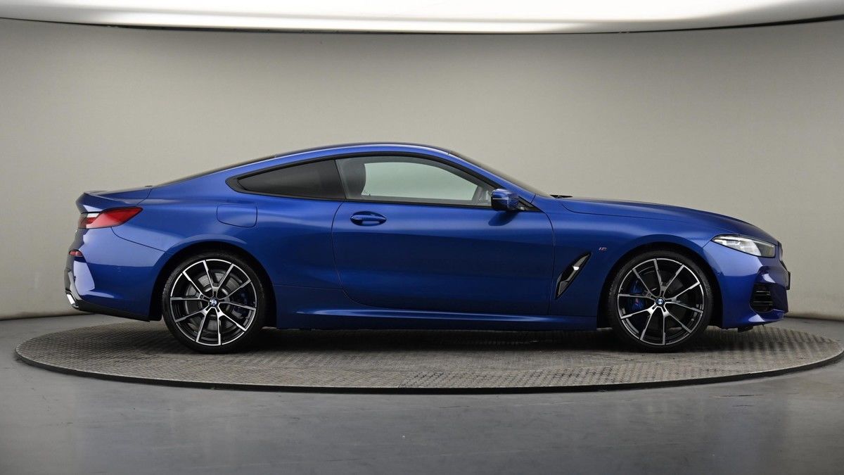 BMW 8 Series Image 27