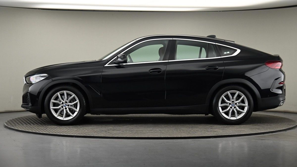 BMW X6 Image 22