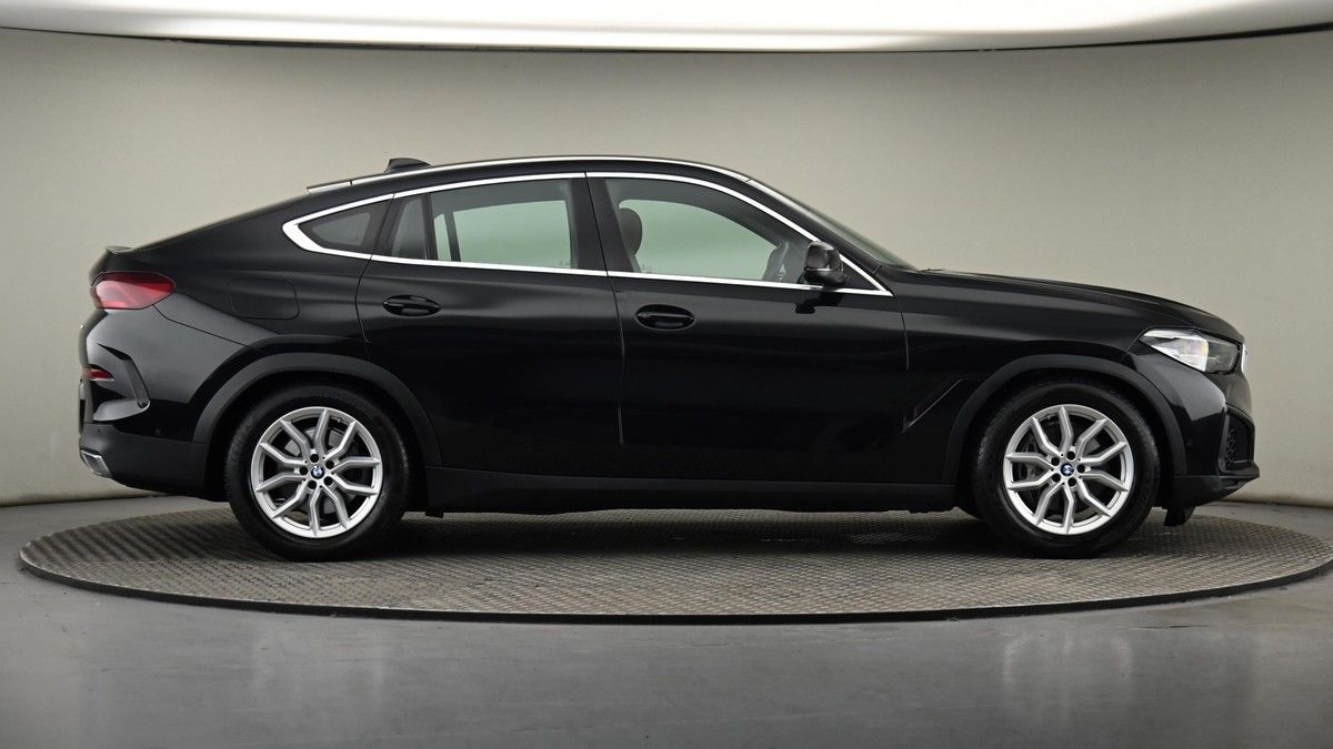 BMW X6 Image 26