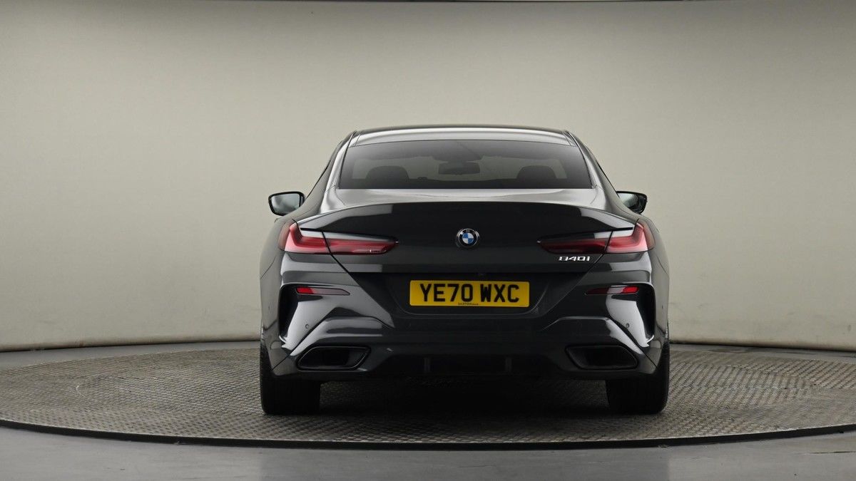BMW 8 Series Image 24