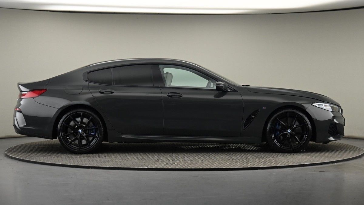 BMW 8 Series Image 26
