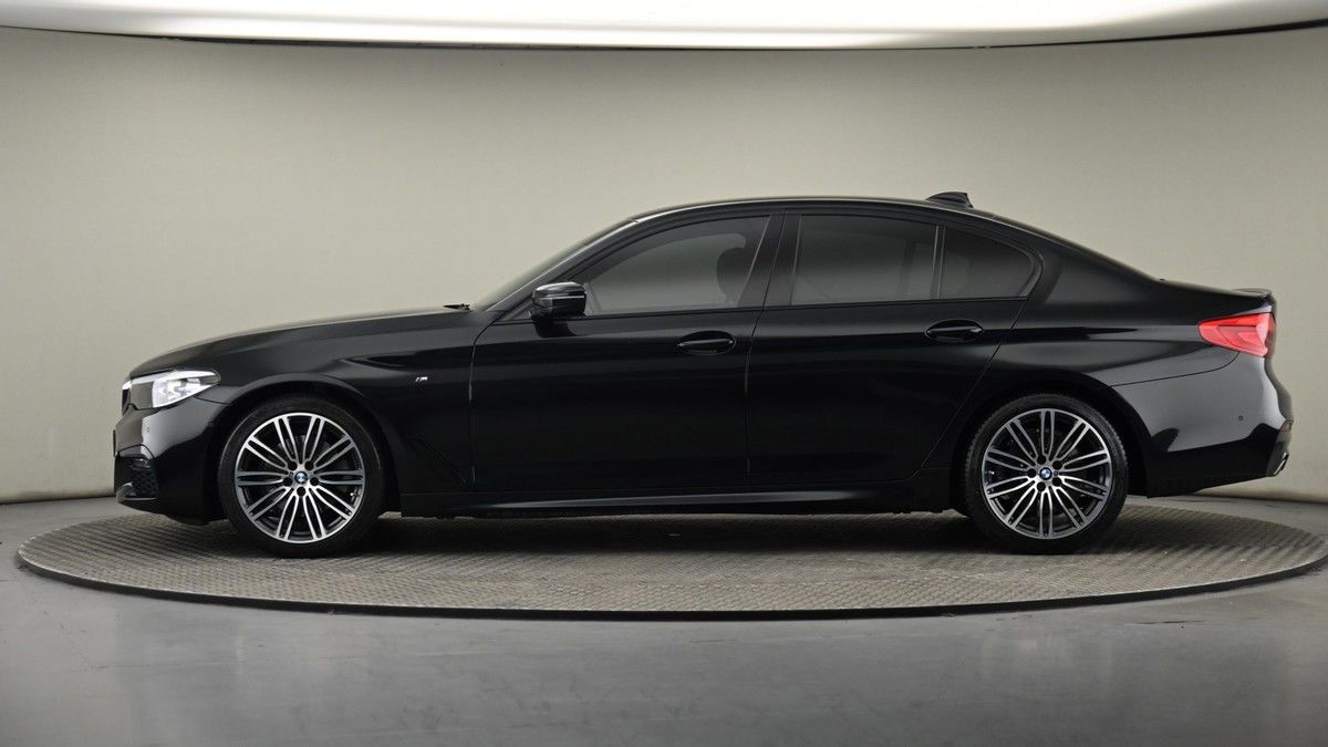 BMW 5 Series Image 22