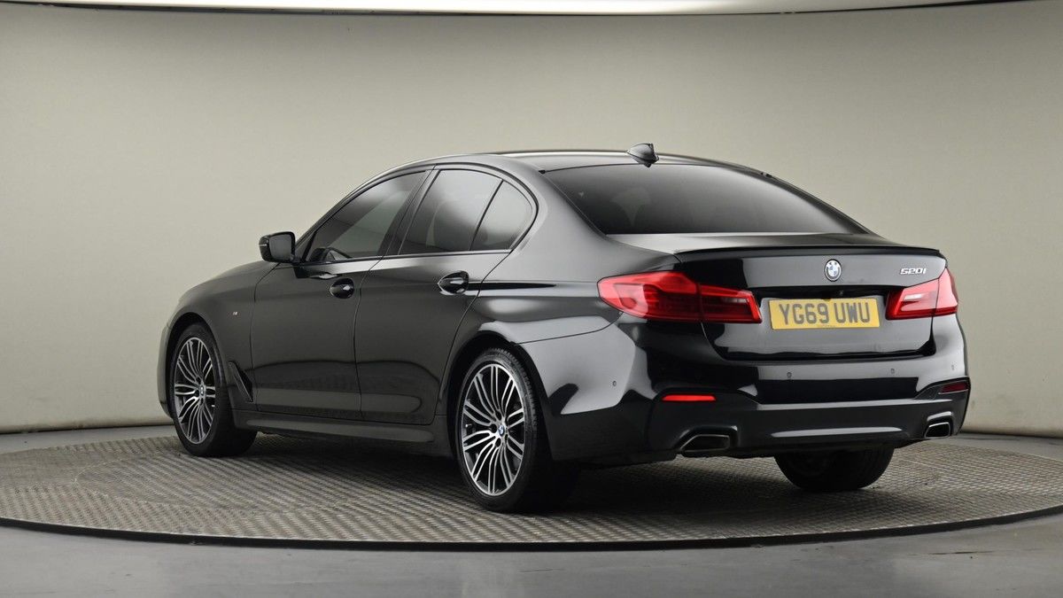 BMW 5 Series Image 23