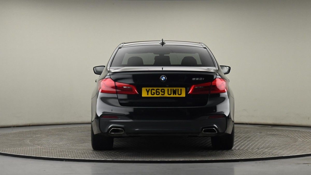 BMW 5 Series Image 24