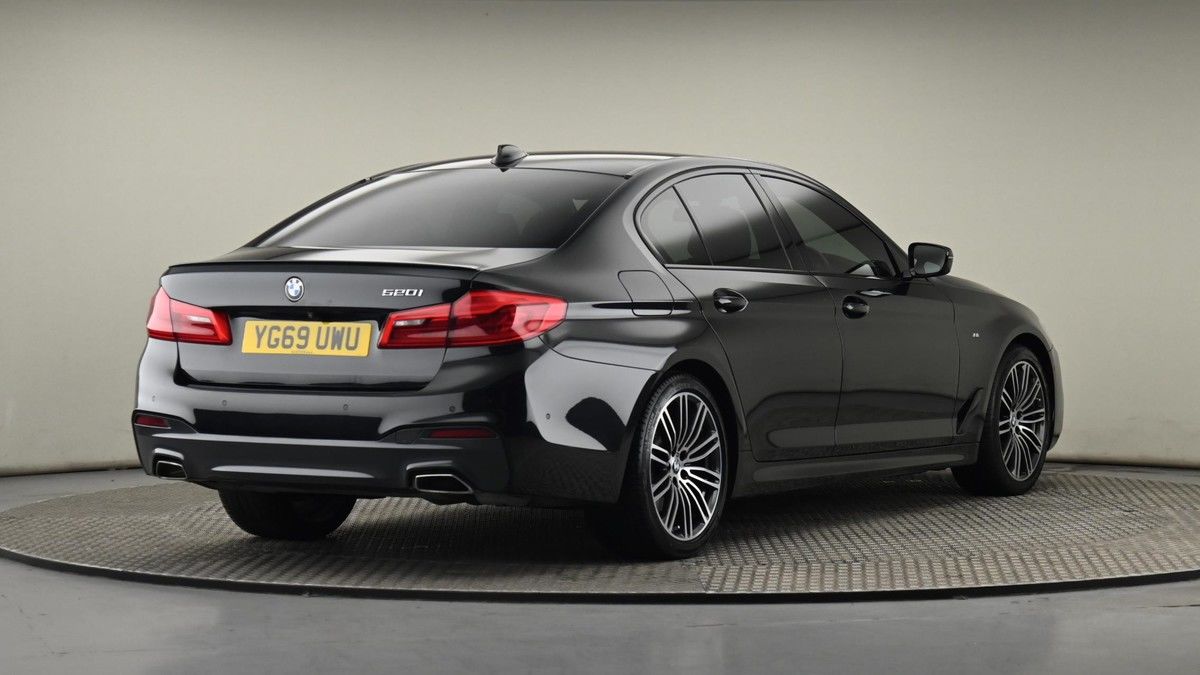 BMW 5 Series Image 25