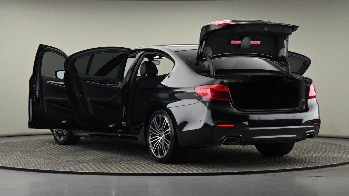 BMW 5 Series Image 28