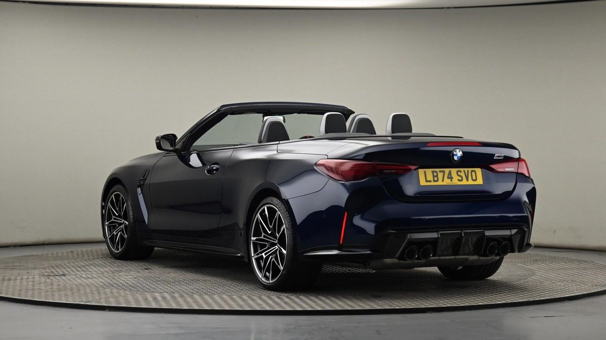 BMW M4 Image 24