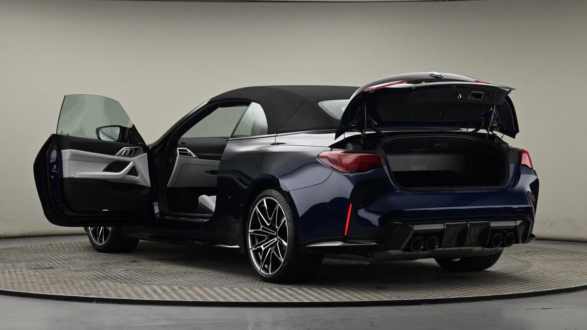 BMW M4 Image 29