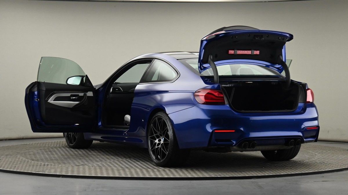 BMW M4 Image 29