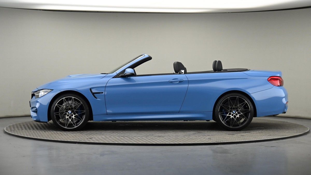 BMW M4 Image 22