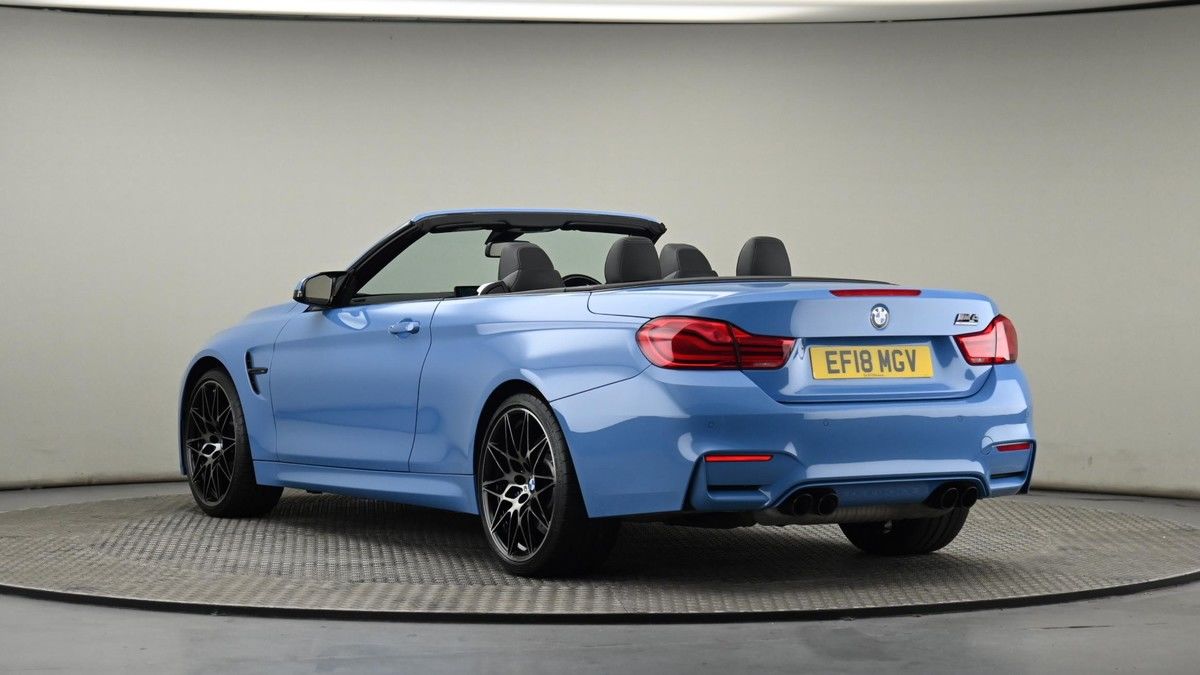 BMW M4 Image 23