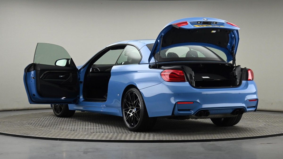 BMW M4 Image 28