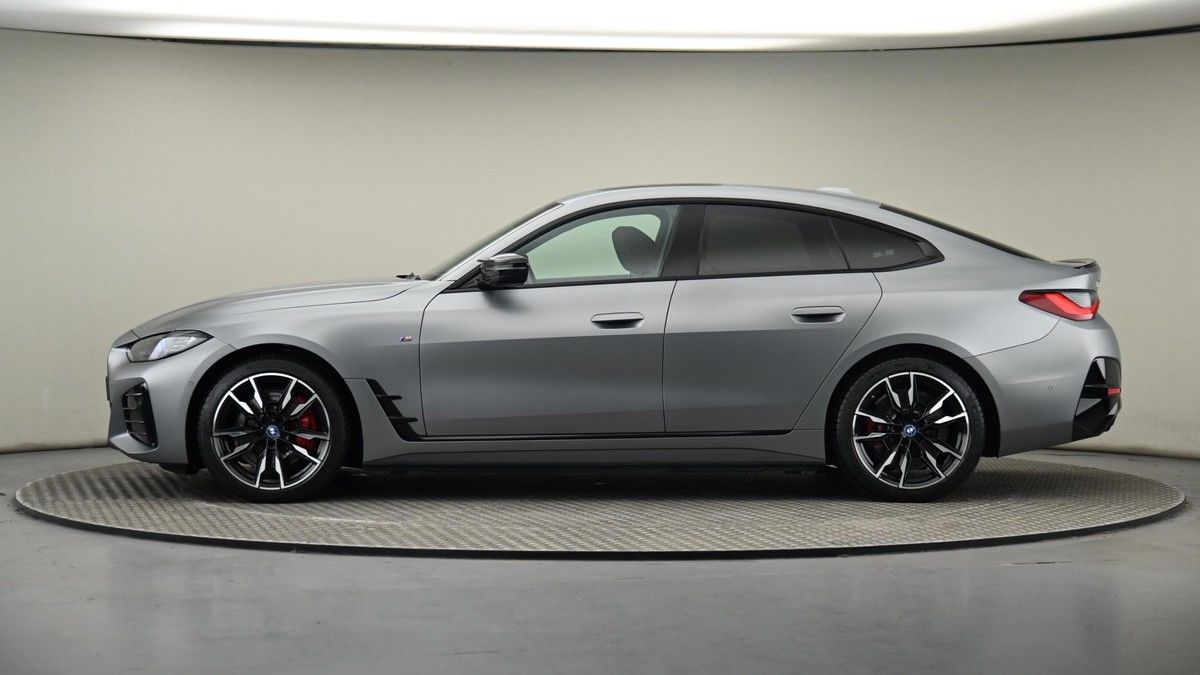 BMW i4 Image 23