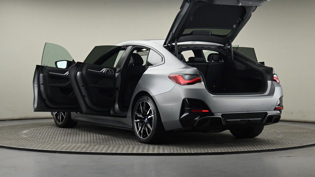 BMW i4 Image 29