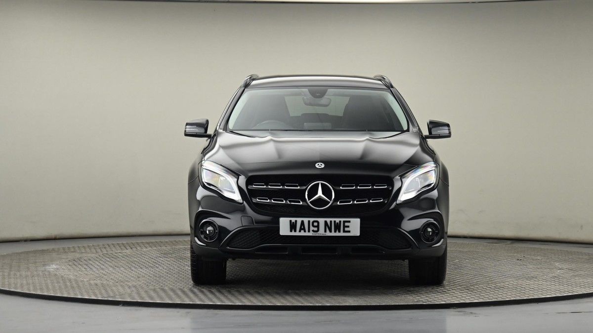 Mercedes-Benz GLA Image 21