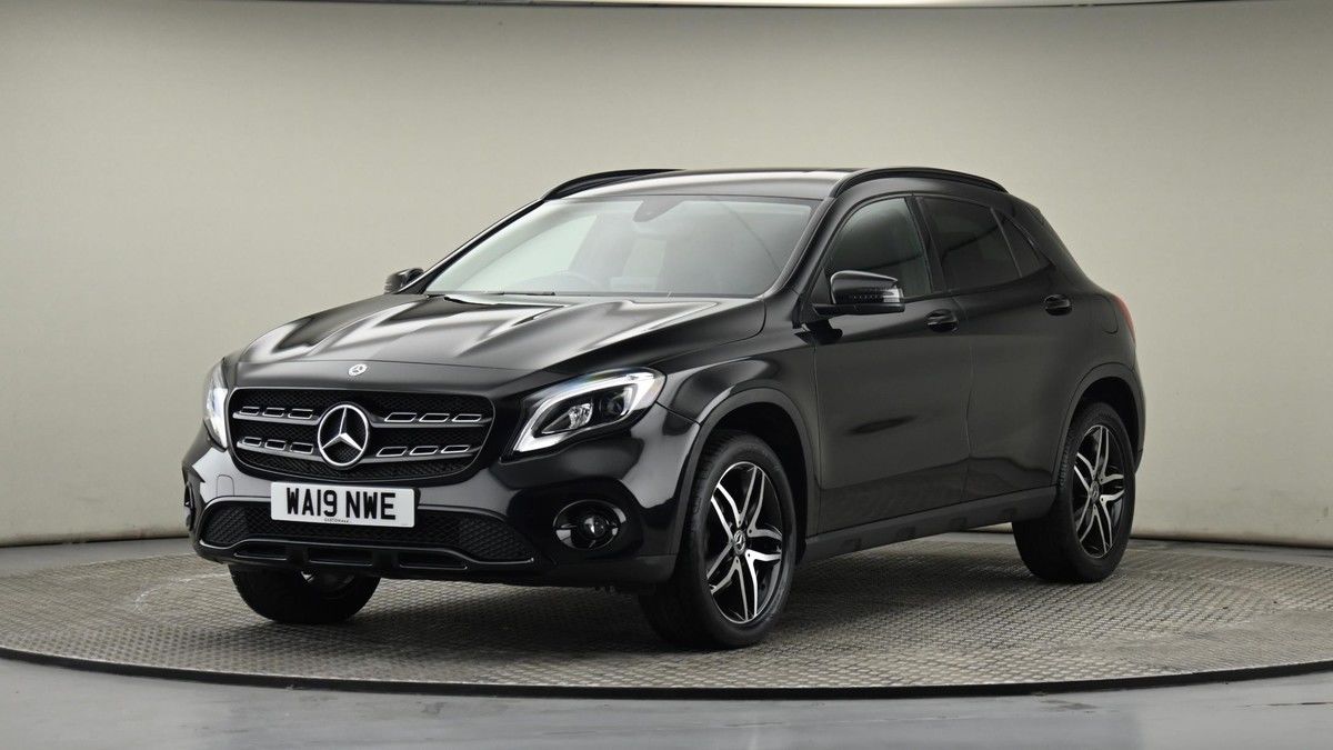 Mercedes-Benz GLA Image 22