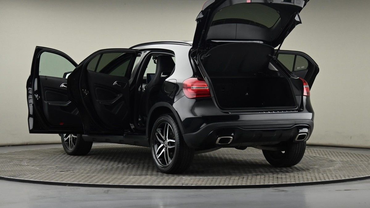 Mercedes-Benz GLA Image 29