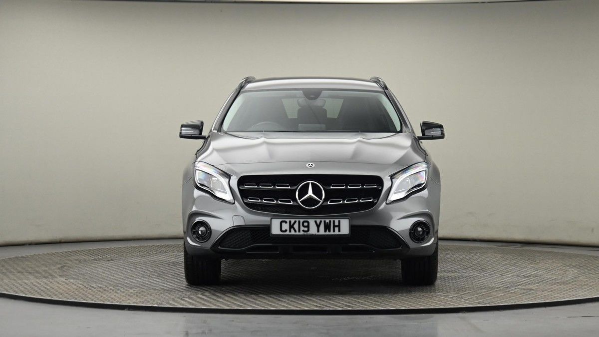 Mercedes-Benz GLA Image 21