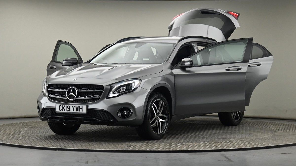 Mercedes-Benz GLA Image 28