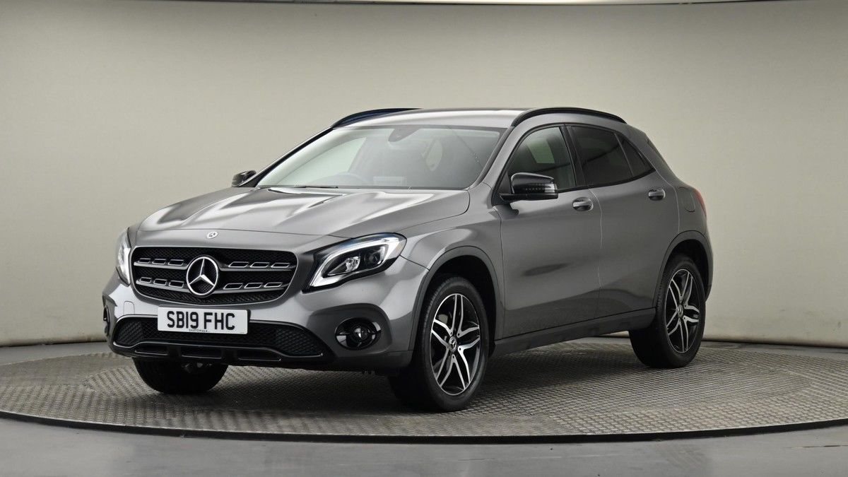 Mercedes-Benz GLA Image 21