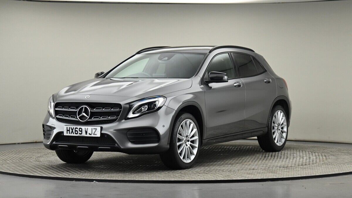 Mercedes-Benz GLA Image 22